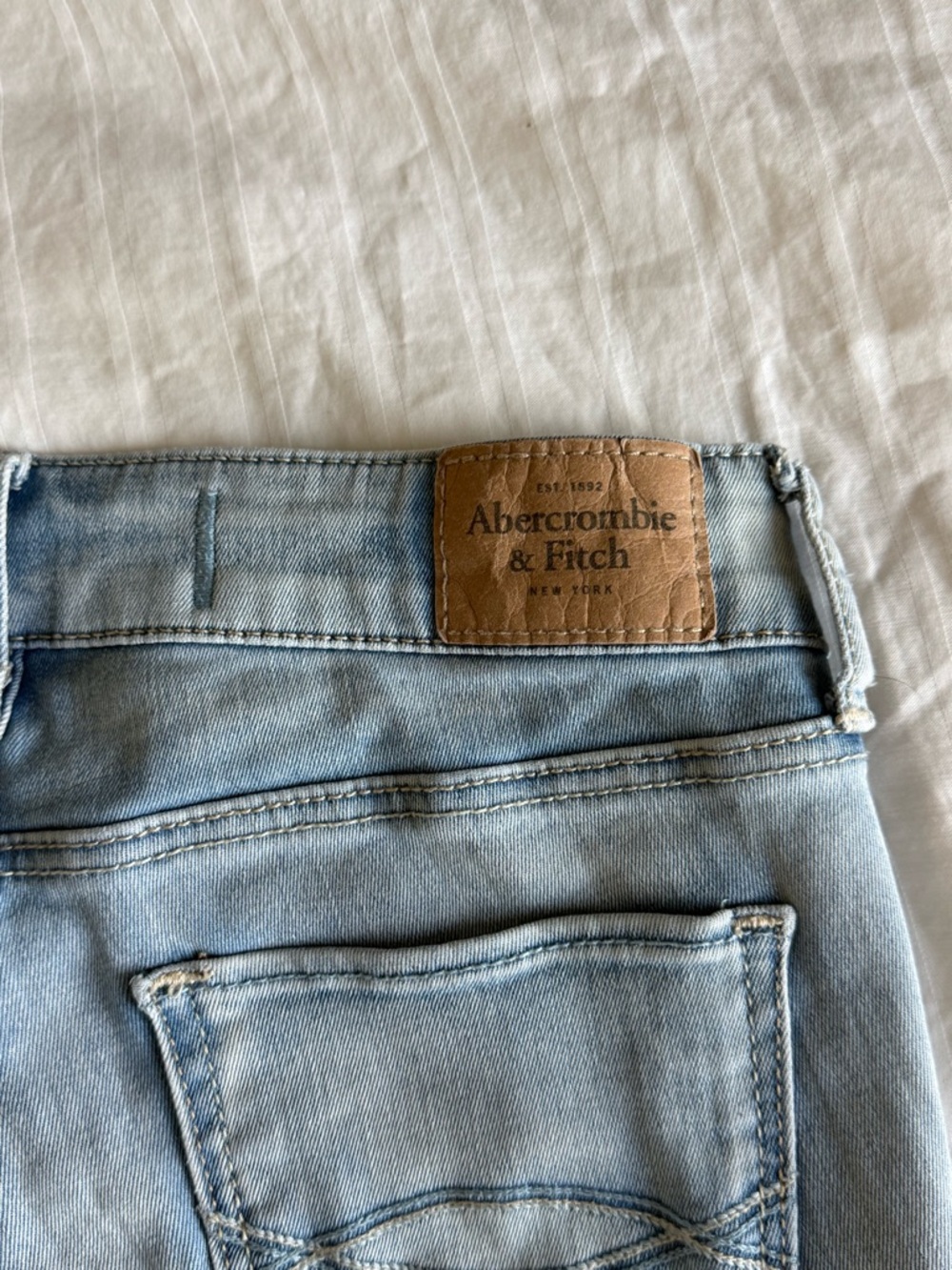 Abercrombie & Fitch Women’s Light Blue Skinny Jeans - Picture 6 of 7